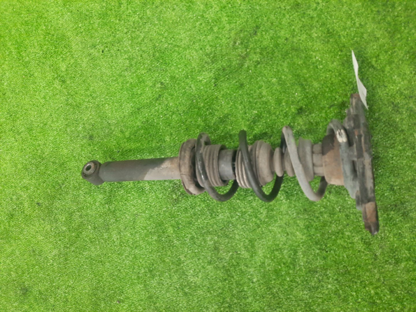 Стойка левая задняя NISSAN PRIMERA P12, QP12, TP12, HP12, RP12, WTP12, WHP12, WRP12 QG18DE, QR20DE, SR20VE, QR25DD 1 ракурс