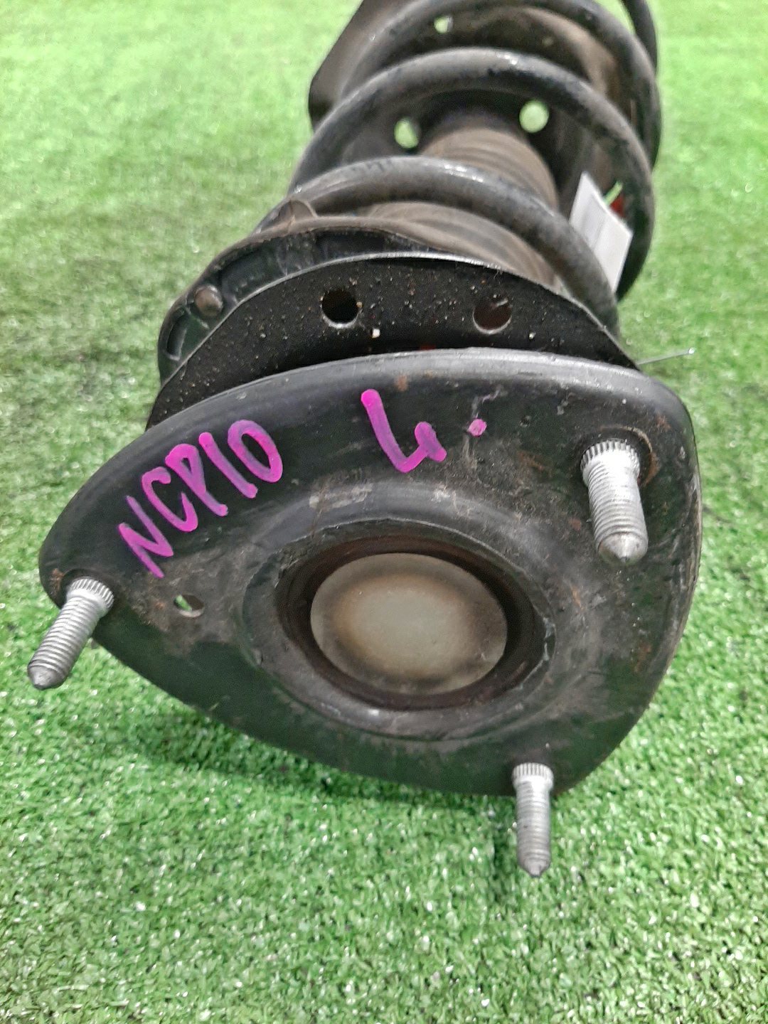 Стойка левая передняя TOYOTA FUNCARGO, IST, PLATZ, RAUM, VITZ, WILL VI, PROBOX, BB, PORTE, SUCCEED, WILL CYPHA NCP20, NCP21, NCP60, NCP61, NCP12, SCP11, NCZ20, SCP10, NCP10, SCP13, NCP13, NCP19, NCP51V, NCP58G, NCP50V, NLP51, NCP52V, NCP30, NCP31, NC Стойка левая передняя TOYOTA FUNCARGO, IST, PLATZ, RAUM, VITZ, WILL VI, PROBOX, BB, PORTE, SUCCEED, WILL CYPHA NCP20, NCP21, NCP60, NCP61, NCP12, SCP11, NCZ20, SCP10, NCP10, SCP13, NCP13, NCP19, NCP51V, NCP58G, NCP50V, NLP51, NCP52V, NCP30, NCP31, NC