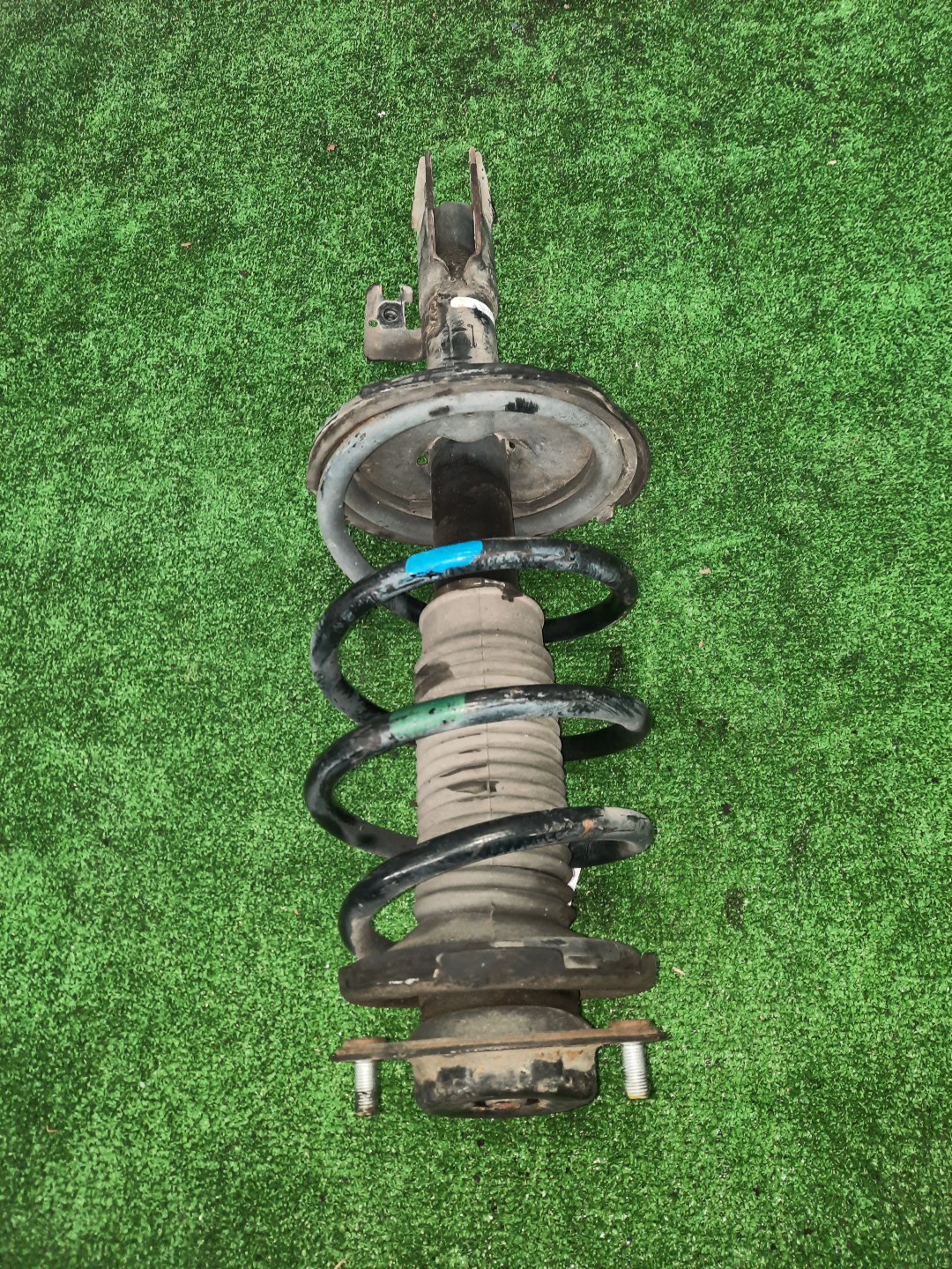 Стойка правая передняя TOYOTA ESTIMA MCR30W, ACR30W 1MZ-FE, 2AZ-FE 1 ракурс