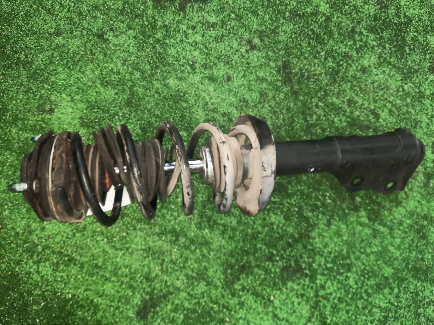 Стойка правая передняя HONDA CIVIC FD2, FD1, FD3 K20A, R18A, LDA 1 ракурс