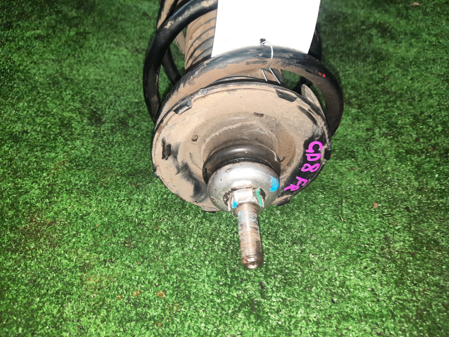 Стойка правая передняя HONDA FIT ARIA GD6, GD8 L13A, L15A 2 ракурс