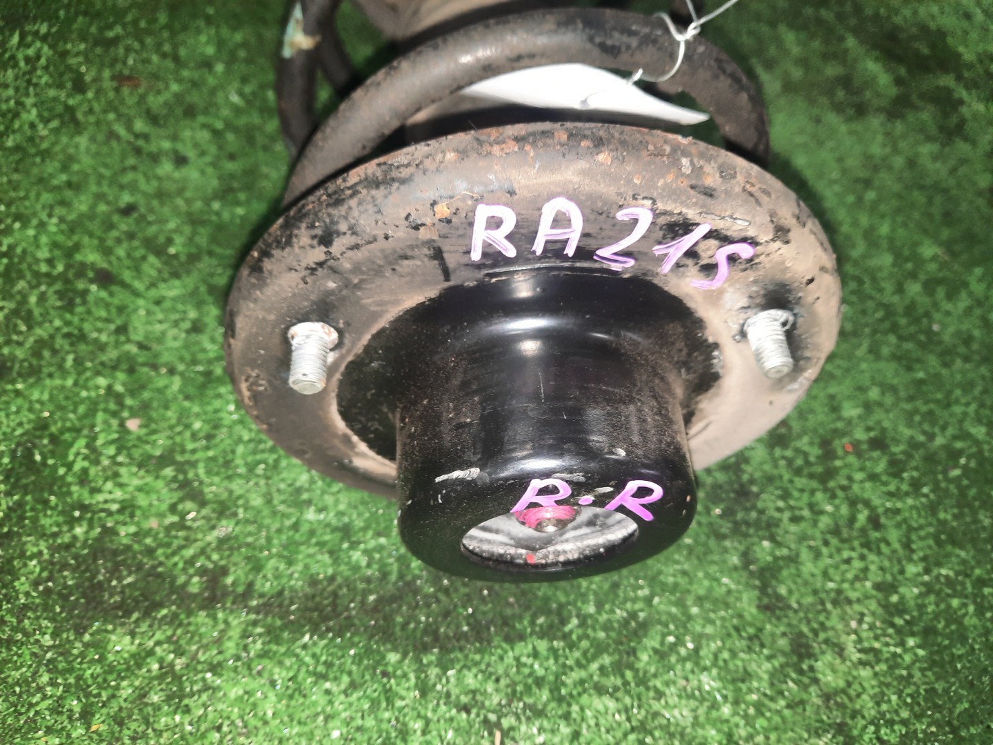 Стойка правая задняя SUZUKI AERIO RC51S, RB21S, RA21S, RD51S M18A, M15A 2 ракурс