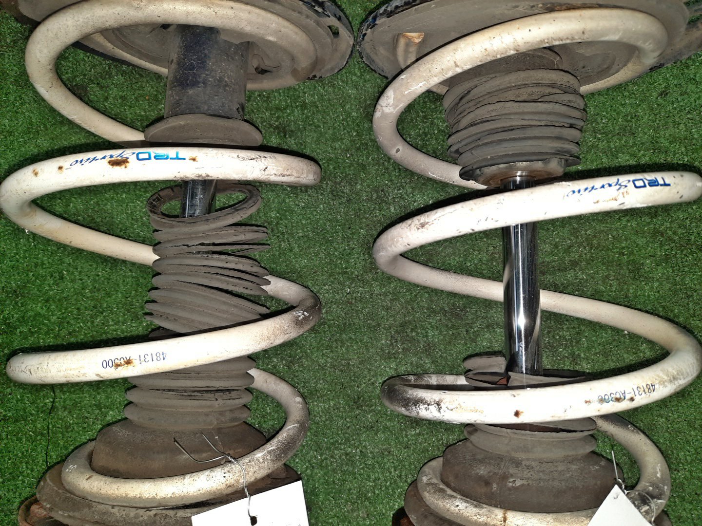 Стойка левая передняя TOYOTA RAV4, VANGUARD ACA31W, GSA33W, ACA33W 2AZ-FE, 2GR-FE 3 ракурс Стойка левая передняя TOYOTA RAV4, VANGUARD ACA31W, GSA33W, ACA33W 2AZ-FE, 2GR-FE 3 ракурс