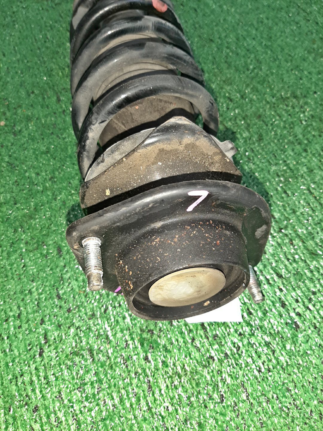 Стойка левая передняя TOYOTA PASSO, BB, BOON, COO KGC15, KGC10, QNC10, QNC20, QNC21, QNC25, M301S, M310S, M300S, M401S, M402S, M411S 1KR-FE, K3-VE, 3SZ-VE 2 ракурс