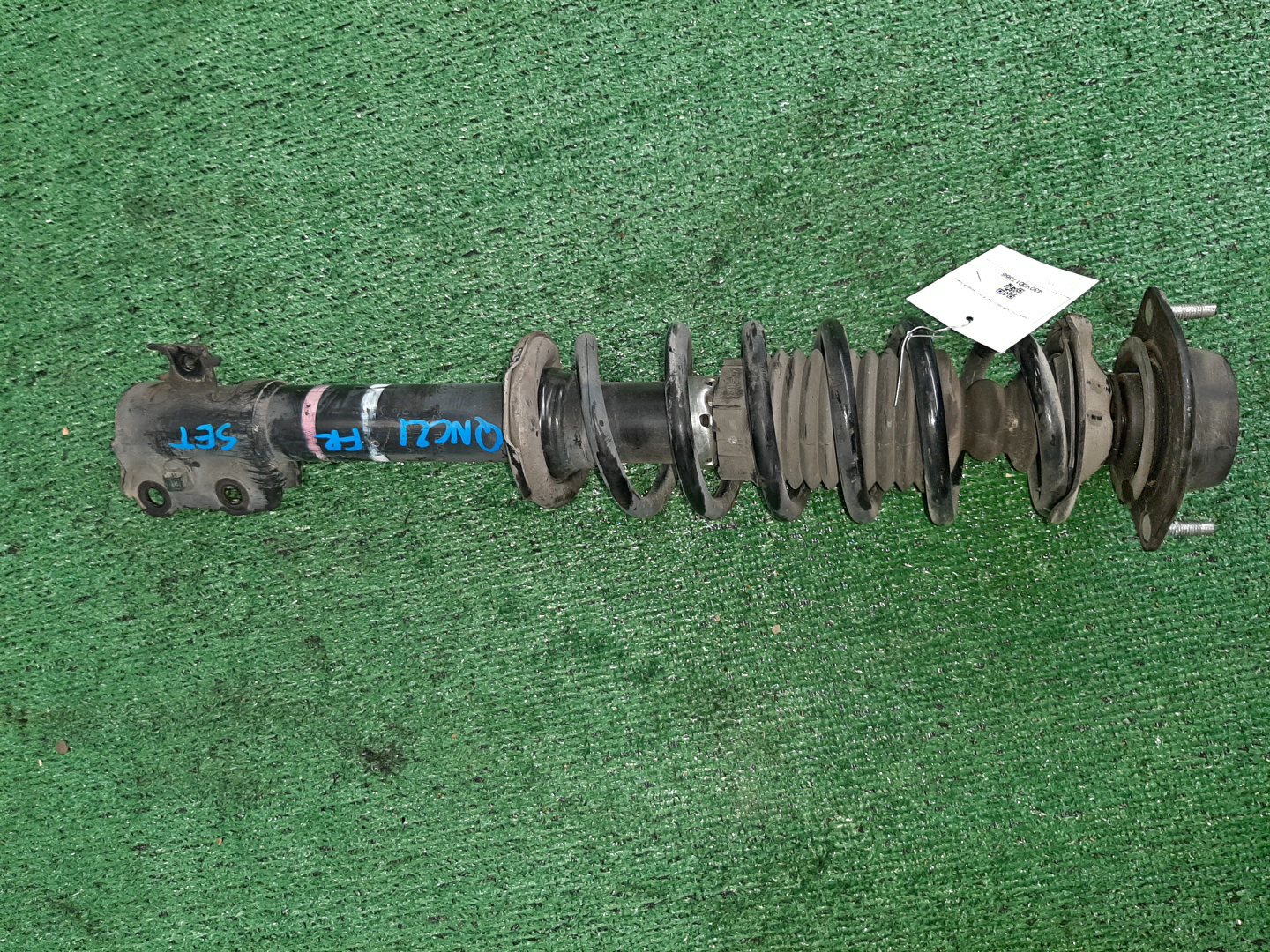 Стойка правая передняя TOYOTA PASSO, BB, BOON, COO KGC15, KGC10, QNC10, QNC20, QNC21, QNC25, M301S, M310S, M300S, M401S, M402S, M411S 1KR-FE, K3-VE, 3SZ-VE 1 ракурс