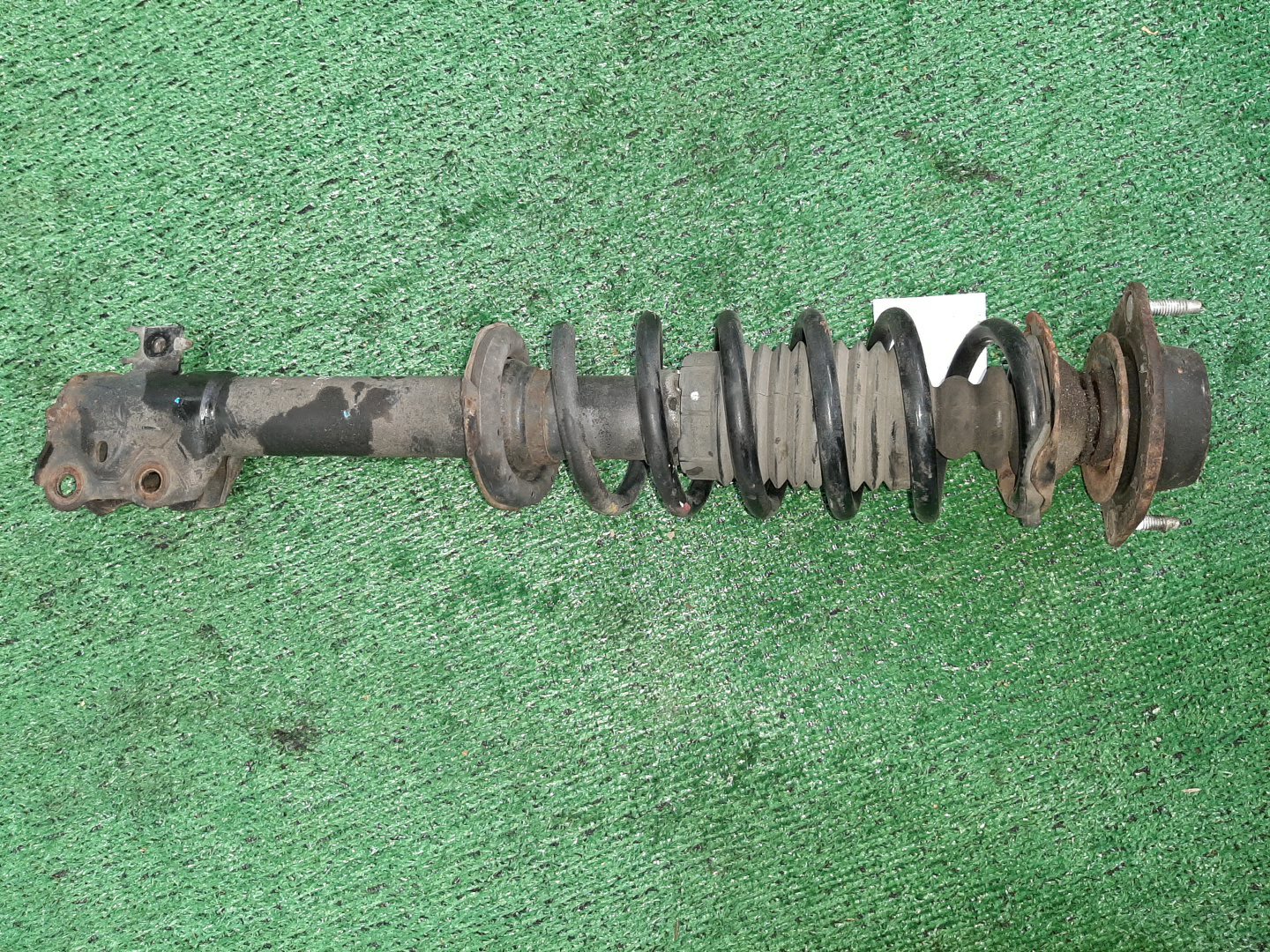 Стойка левая передняя TOYOTA PASSO, BB, BOON, COO KGC15, KGC10, QNC10, QNC20, QNC21, QNC25, M301S, M310S, M300S, M401S, M402S, M411S 1KR-FE, K3-VE, 3SZ-VE 1 ракурс