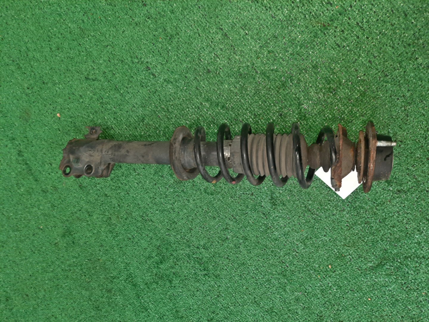 Стойка правая передняя TOYOTA PASSO, BB, BOON, COO KGC15, KGC10, QNC10, QNC20, QNC21, QNC25, M301S, M310S, M300S, M401S, M402S, M411S 1KR-FE, K3-VE, 3SZ-VE 1 ракурс