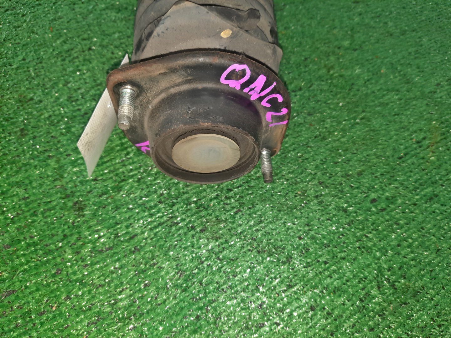 Стойка правая передняя TOYOTA PASSO, BB, BOON, COO KGC15, KGC10, QNC10, QNC20, QNC21, QNC25, M301S, M310S, M300S, M401S, M402S, M411S 1KR-FE, K3-VE, 3SZ-VE 2 ракурс