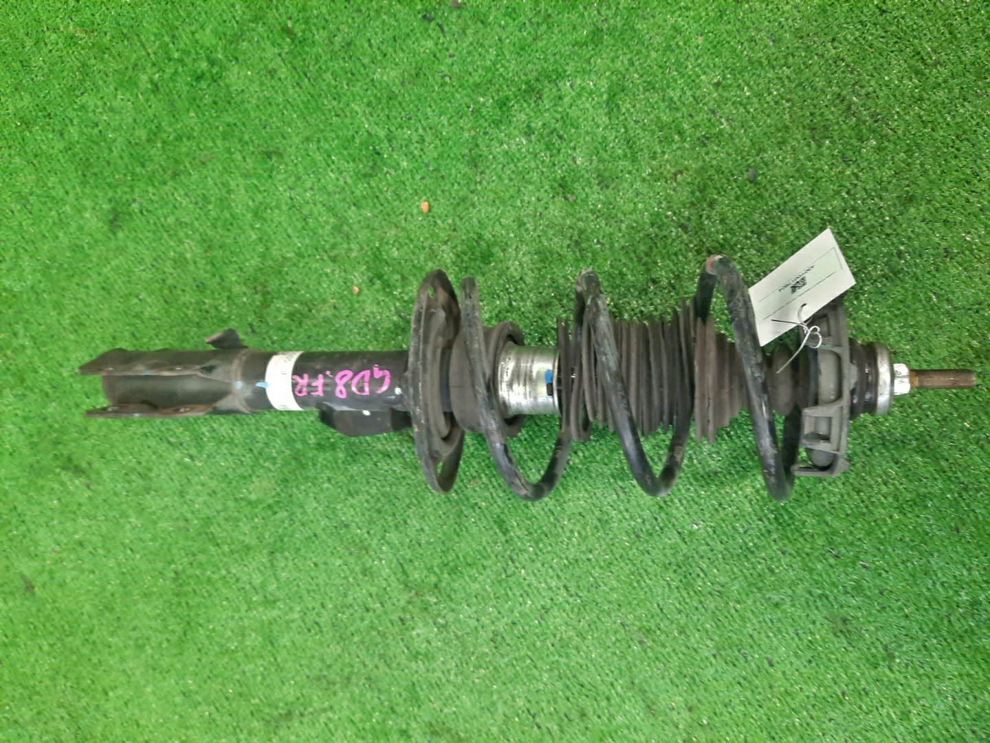 Стойка правая передняя HONDA FIT ARIA GD6, GD8 L13A, L15A 1 ракурс
