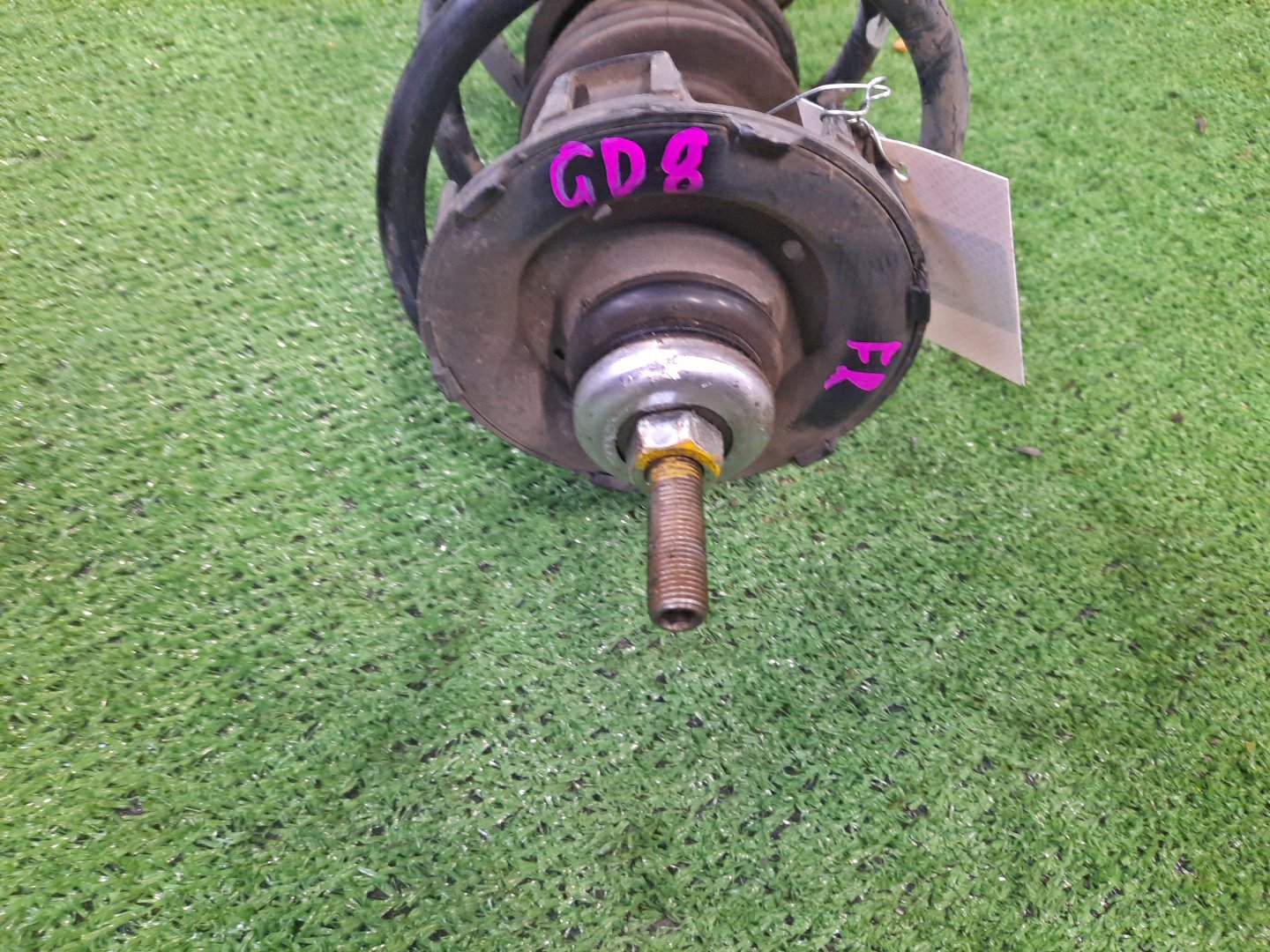 Стойка правая передняя HONDA FIT ARIA GD6, GD8 L13A, L15A 2 ракурс