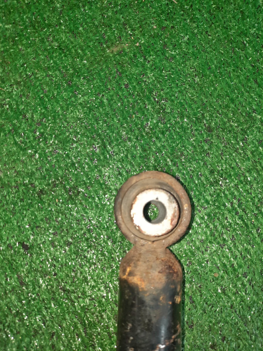 Стойка левая передняя NISSAN BLUEBIRD, PRIMERA SU14, ENU14, HNU14, HNP11, WHNP11 CD20E, SR18DE, SR20DE 3 ракурс