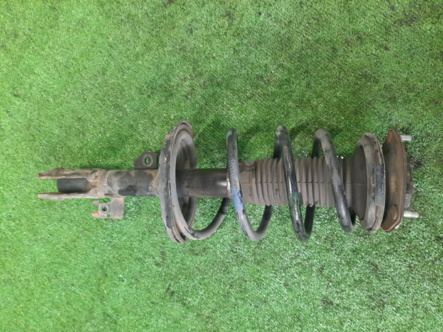 Стойка правая передняя TOYOTA ESTIMA MCR30W, ACR30W 1MZ-FE, 2AZ-FE 1 ракурс