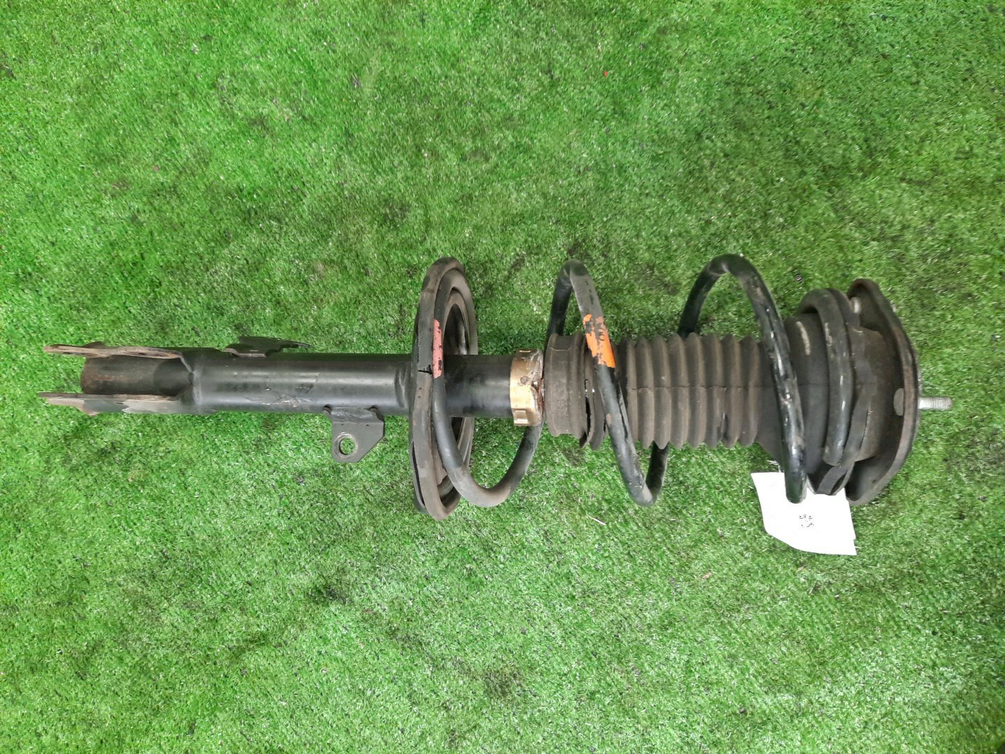 Стойка левая передняя TOYOTA COROLLA, PREMIO, COROLLA SPACIO, WISH, ALLION, COROLLA FIELDER, ALLEX, COROLLA RUNX, WILL VS, COROLLA AXIO ZZE124, NZE121, NZE120, ZZE122, NZE124, CE121, ZRT265, ZZT240, NZT240, ZRT260, ZZT245, NZT260, ZRT261, NZE121N, Z Стойка левая передняя TOYOTA COROLLA, PREMIO, COROLLA SPACIO, WISH, ALLION, COROLLA FIELDER, ALLEX, COROLLA RUNX, WILL VS, COROLLA AXIO ZZE124, NZE121, NZE120, ZZE122, NZE124, CE121, ZRT265, ZZT240, NZT240, ZRT260, ZZT245, NZT260, ZRT261, NZE121N, Z