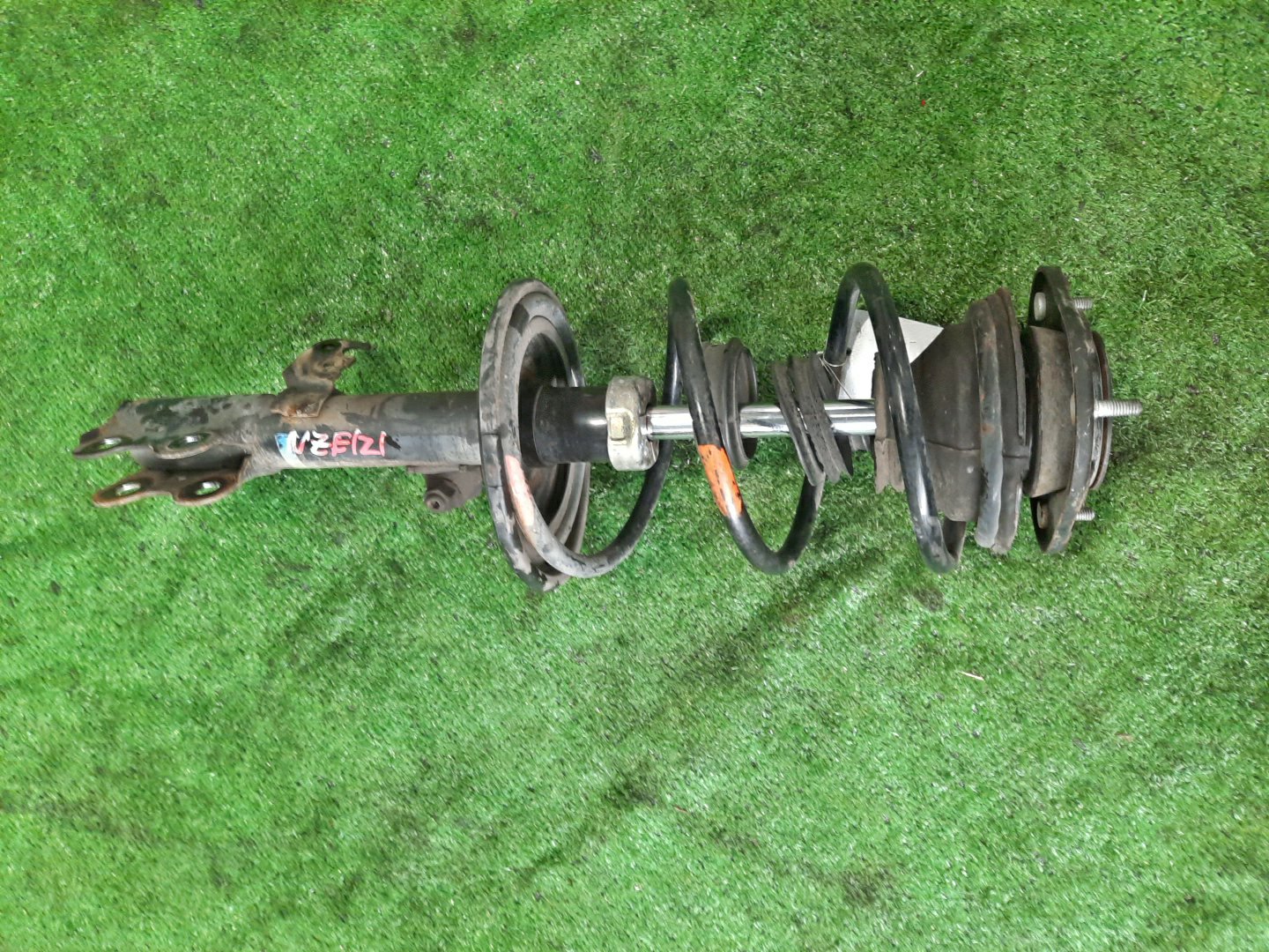 Стойка левая передняя TOYOTA COROLLA, PREMIO, COROLLA SPACIO, WISH, ALLION, COROLLA FIELDER, ALLEX, COROLLA RUNX, WILL VS, COROLLA AXIO ZZE124, NZE121, NZE120, ZZE122, NZE124, CE121, ZRT265, ZZT240, NZT240, ZRT260, ZZT245, NZT260, ZRT261, NZE121N, Z Стойка левая передняя TOYOTA COROLLA, PREMIO, COROLLA SPACIO, WISH, ALLION, COROLLA FIELDER, ALLEX, COROLLA RUNX, WILL VS, COROLLA AXIO ZZE124, NZE121, NZE120, ZZE122, NZE124, CE121, ZRT265, ZZT240, NZT240, ZRT260, ZZT245, NZT260, ZRT261, NZE121N, Z
