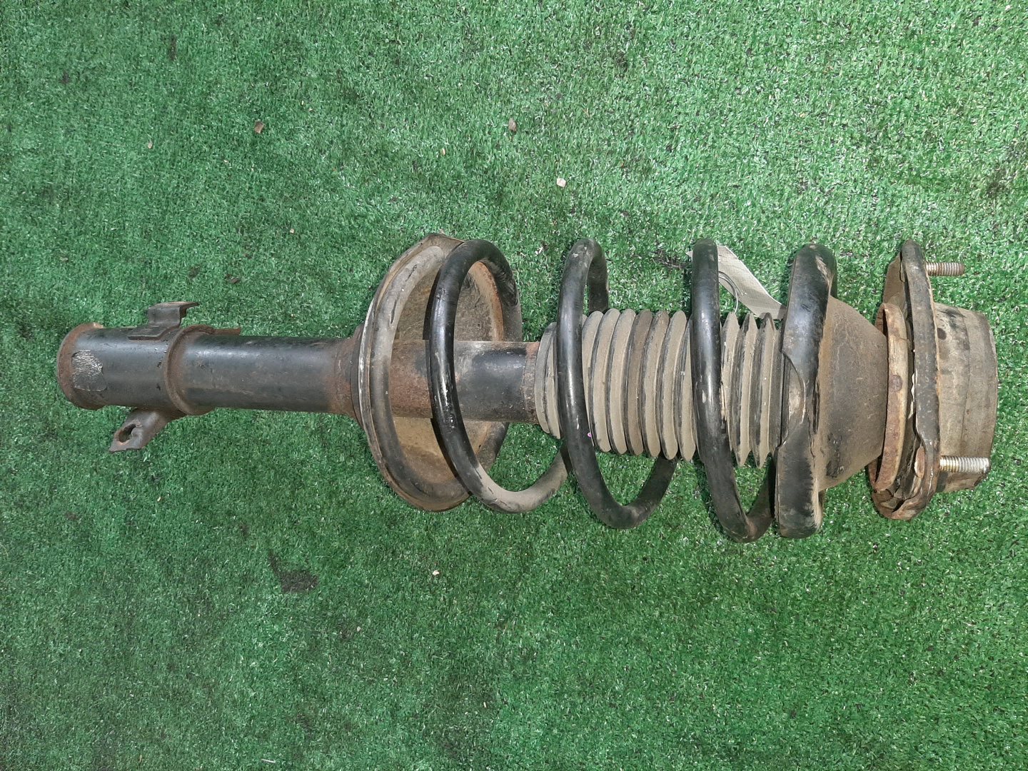 Стойка правая передняя  SUBARU FORESTER SF5, SF9 EJ20T, EJ20E, EJ25DE 1 ракурс
