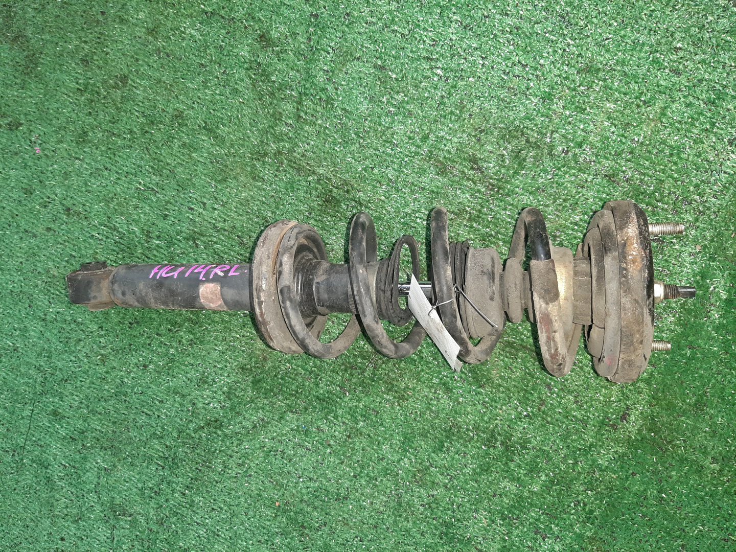 Стойка левая задняя NISSAN BLUEBIRD, PRIMERA QU14, HU14, EU14, P11, WP11, QP11, HP11, WQP11, WHP11 QG18DE, QG18DD, SR20DE, SR20VE, SR18DE 1 ракурс
