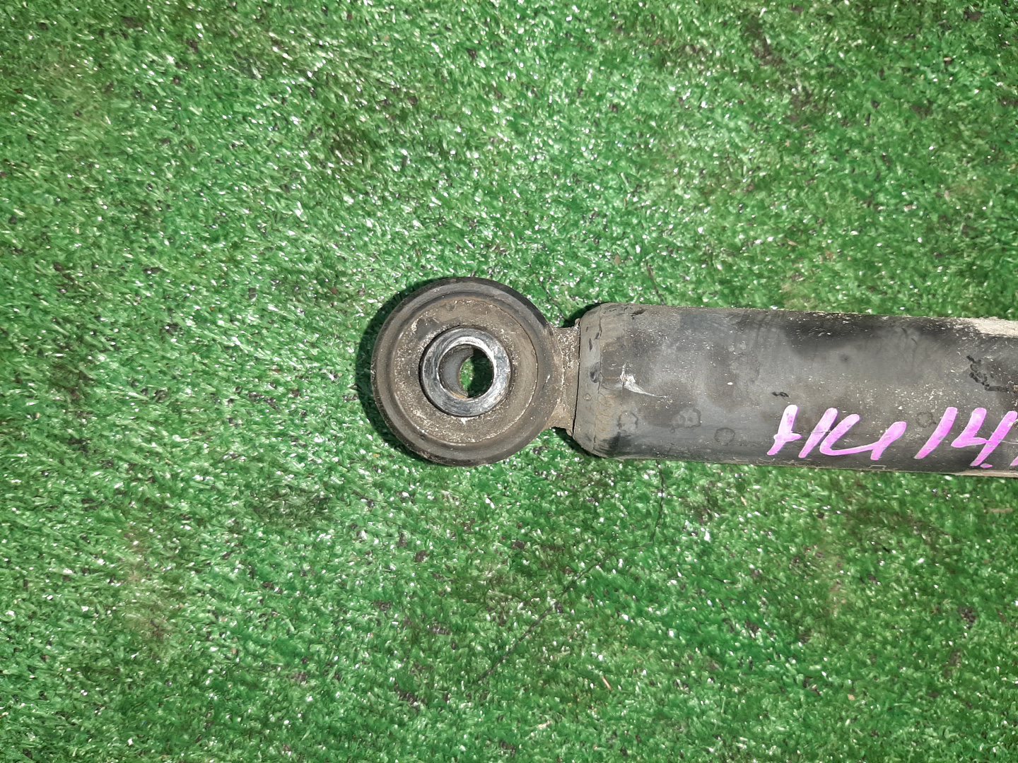 Стойка левая задняя NISSAN BLUEBIRD, PRIMERA QU14, HU14, EU14, P11, WP11, QP11, HP11, WQP11, WHP11 QG18DE, QG18DD, SR20DE, SR20VE, SR18DE 2 ракурс