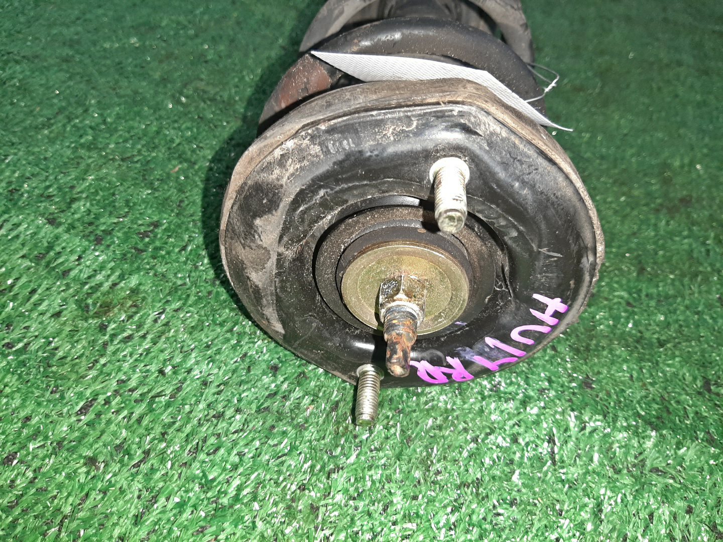 Стойка правая задняя NISSAN BLUEBIRD, PRIMERA QU14, HU14, EU14, P11, WP11, QP11, HP11, WQP11, WHP11 QG18DE, QG18DD, SR20DE, SR20VE, SR18DE 1 ракурс