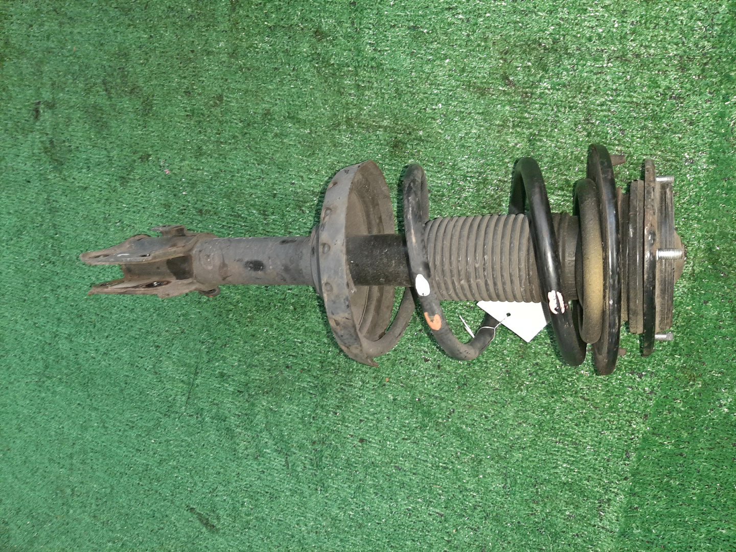 Стойка левая передняя SUBARU OUTBACK BPH, BP9, BPE EJ25T, EJ25E, EZ30DE 1 ракурс