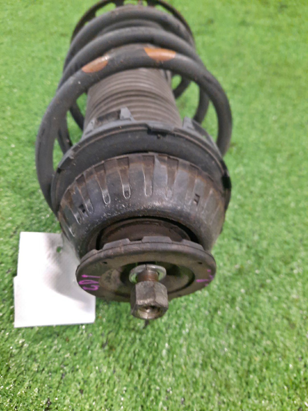 Стойка левая передняя HONDA FIT GD3, GD1 L15A, L13A 2 ракурс