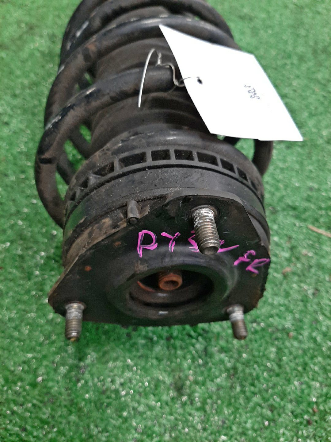 Стойка правая передняя MAZDA DEMIO, VERISA DY3W, DY5W, DY3R, DY5R, DC5R, DC5W ZJ-VE, ZY-VE 2 ракурс