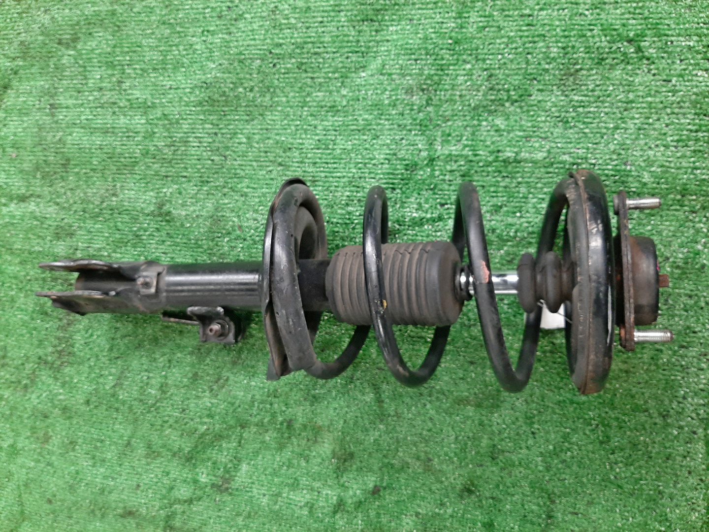Стойка левая передняя  MITSUBISHI RVR, OUTLANDER GA4W, GA3W, GF8W, GF7W 4J10, 4B10, 4J11, 4J12 1 ракурс