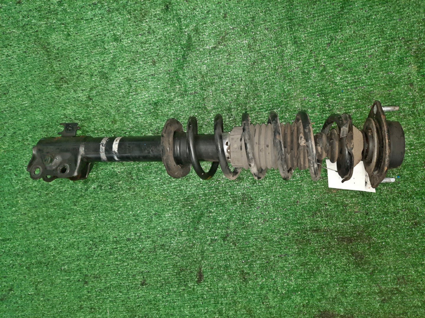 Стойка правая передняя TOYOTA PASSO, BB, BOON, COO KGC15, KGC10, QNC10, QNC20, QNC21, QNC25, M301S, M310S, M300S, M401S, M402S, M411S 1KR-FE, K3-VE, 3SZ-VE 1 ракурс