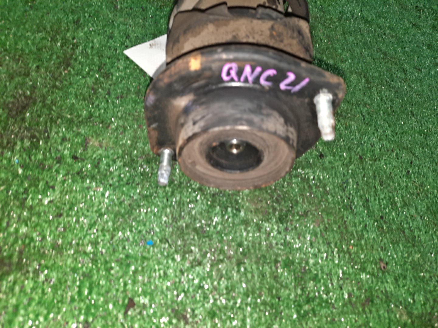 Стойка левая передняя TOYOTA PASSO, BB, BOON, COO KGC15, KGC10, QNC10, QNC20, QNC21, QNC25, M301S, M310S, M300S, M401S, M402S, M411S 1KR-FE, K3-VE, 3SZ-VE 2 ракурс