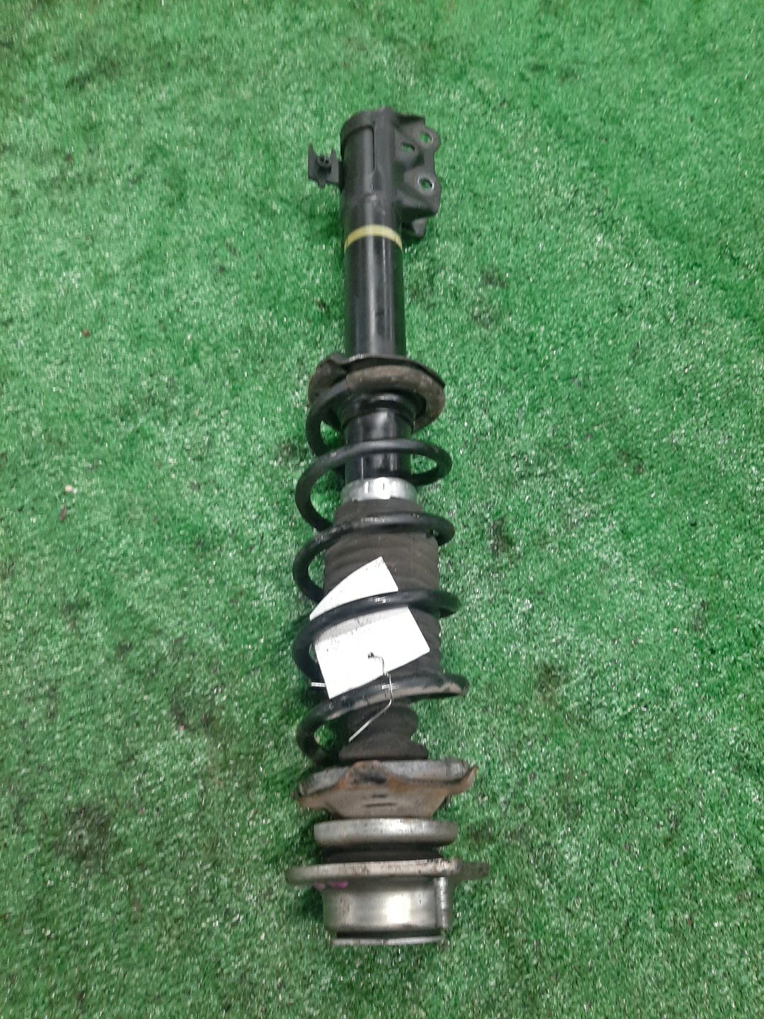 Стойка правая передняя TOYOTA PASSO, BB, BOON, COO KGC15, KGC10, KGC30, NGC30, KGC35, QNC10, QNC20, QNC21, QNC25, M301S, M600S, M601S, M610S, M310S, M300S, M401S, M402S, M411S 1KR-FE, 1NR-FE, K3-VE, 3SZ-VE 1 ракурс
