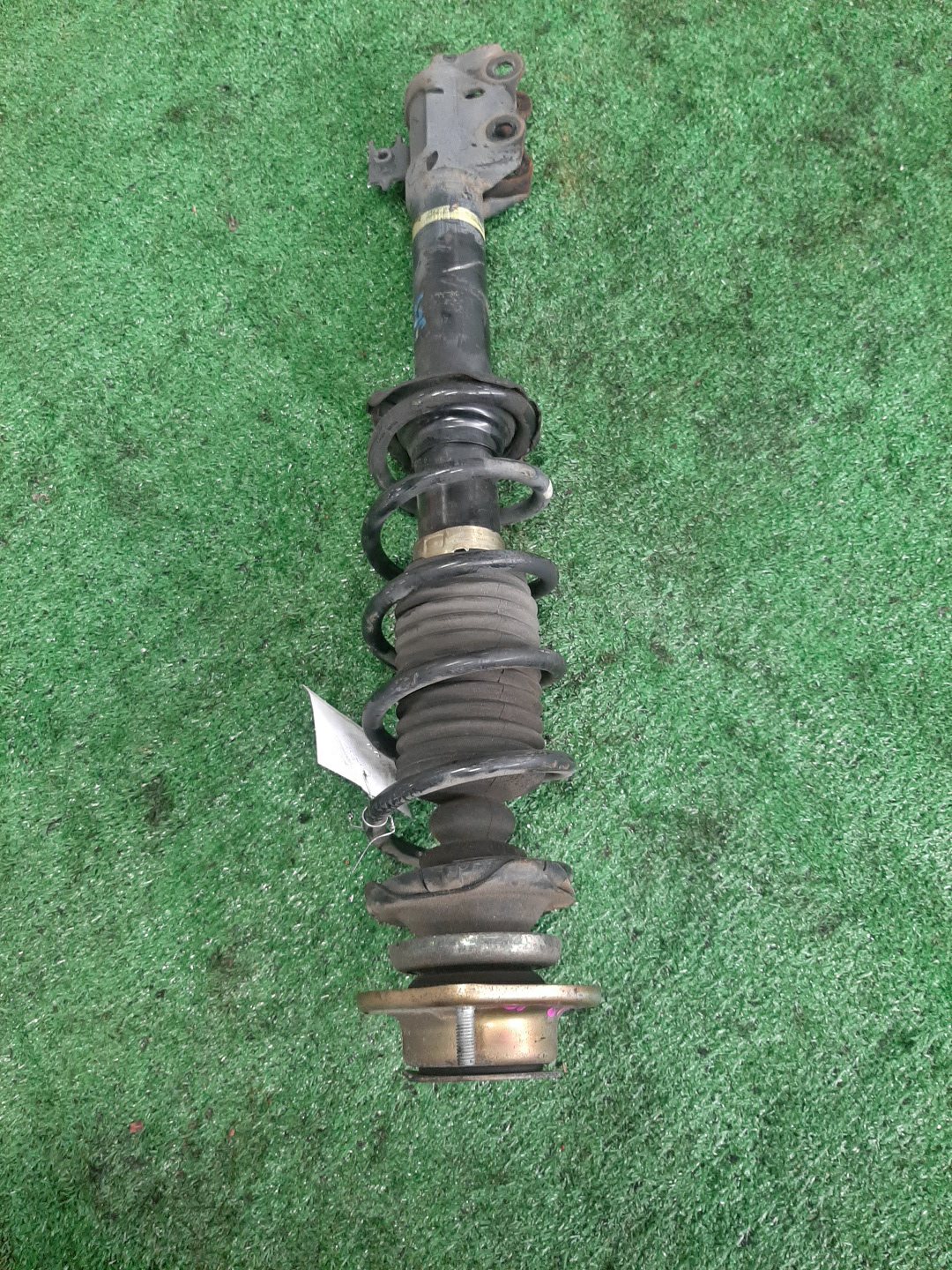Стойка правая передняя TOYOTA PASSO, BB, BOON, COO KGC15, KGC10, KGC30, NGC30, KGC35, QNC10, QNC20, QNC21, QNC25, M301S, M600S, M601S, M610S, M310S, M300S, M401S, M402S, M411S 1KR-FE, 1NR-FE, K3-VE, 3SZ-VE 1 ракурс