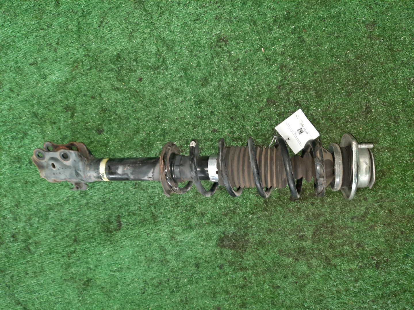 Стойка правая передняя TOYOTA PASSO, BB, BOON, COO KGC15, KGC10, KGC30, NGC30, KGC35, QNC10, QNC20, QNC21, QNC25, M301S, M600S, M601S, M610S, M310S, M300S, M401S, M402S, M411S 1KR-FE, 1NR-FE, K3-VE, 3SZ-VE 1 ракурс