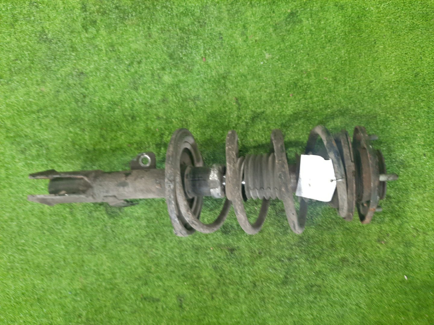 Стойка правая передняя TOYOTA ISIS ZNM10, ZNM10W, ANM10, ANM10W, ANM15, ANM15W, ZGM10, ZGM10W, ZGM11, ZGM11W, ZGM15, ZGM15W, ANM10G, ZGM10G, ANM15G, ZNM10G, ZGM11G, ZGM15G 1ZZ-FE, 1AZ-FSE, 2ZR-FAE, 3ZR-FAE 1 ракурс