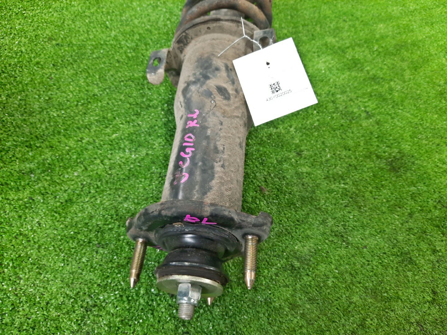 Стойка левая задняя TOYOTA BREVIS, CROWN, PROGRES, ALTEZZA, VEROSSA, MARK II JCG10, JCG11, JCG15, GS171, JZS175, JZS171, JZS173, JZS179, JKS175, GXE10, SXE10, JCE10, GXE15, JCE15, GX110, JZX110, GX115, JZX115 1JZ-FSE, 2JZ-FSE, 1G-FE, 1JZ-GE, 2JZ-GE, 