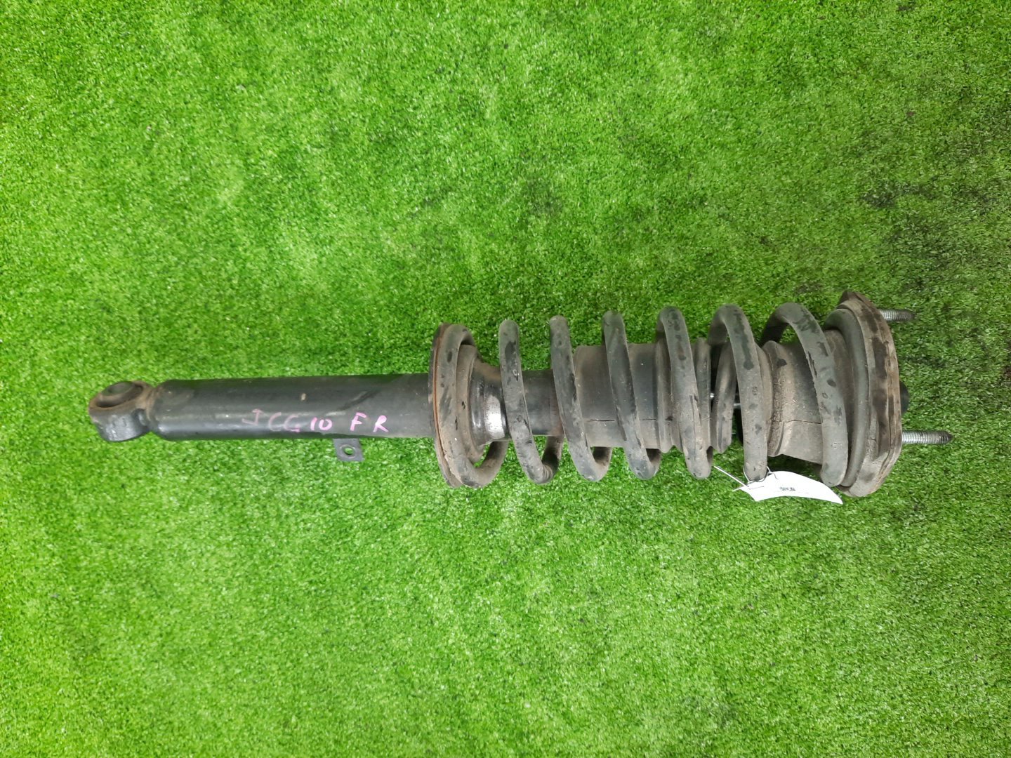 Стойка правая передняя TOYOTA BREVIS, CROWN, MARK II BLIT, PROGRES, VEROSSA, MARK II, CROWN ESTATE JCG10, JCG11, GS171, JZS175, JZS171, JKS175, JZX110W, GX110W, GX110, JZX110 1JZ-FSE, 2JZ-FSE, 1G-FE, 1JZ-GE 1 ракурс