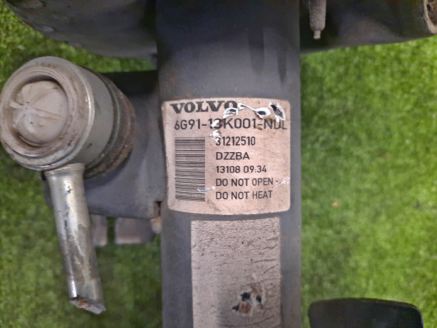 Стойка левая передняя VOLVO V70 BW56 B5254T 3 ракурс