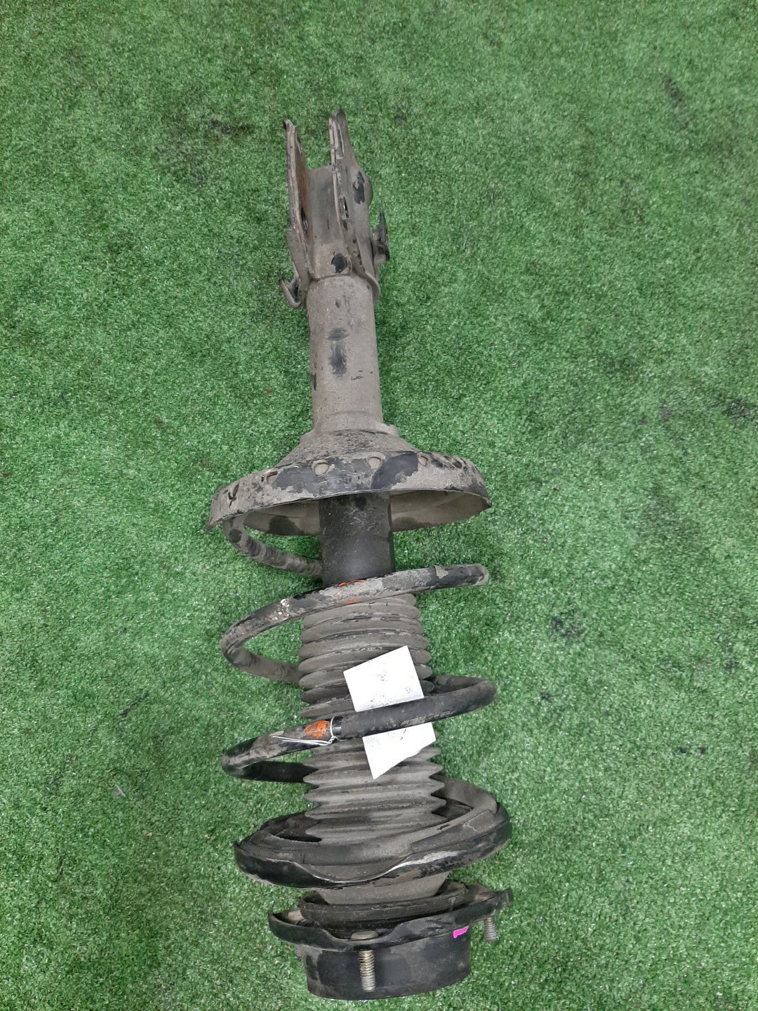 Стойка левая передняя SUBARU IMPREZA GG2, GG9, GGD, GG3, GGC, GD3, GD2, GD9 EJ15E, EJ20DE, EL15 1 ракурс Стойка левая передняя SUBARU IMPREZA GG2, GG9, GGD, GG3, GGC, GD3, GD2, GD9 EJ15E, EJ20DE, EL15 1 ракурс