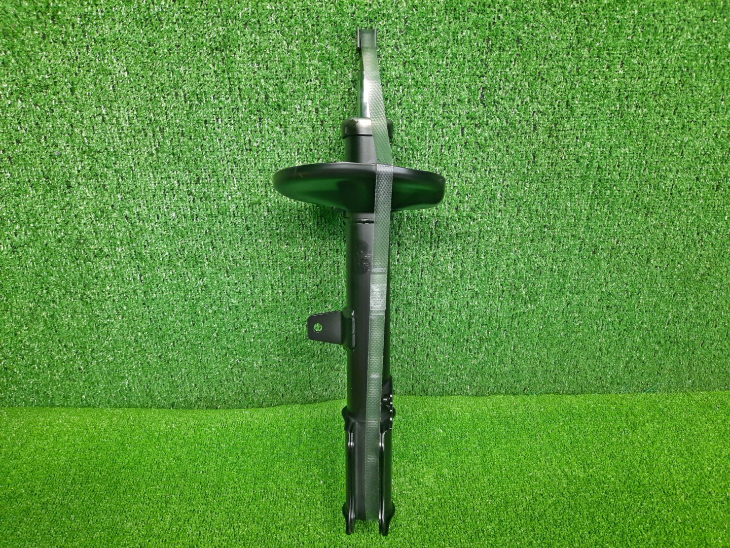 Стойка правая задняя  TOYOTA HARRIER MCU10W 1MZ-FE ,48530-49155 ,334269 1 ракурс