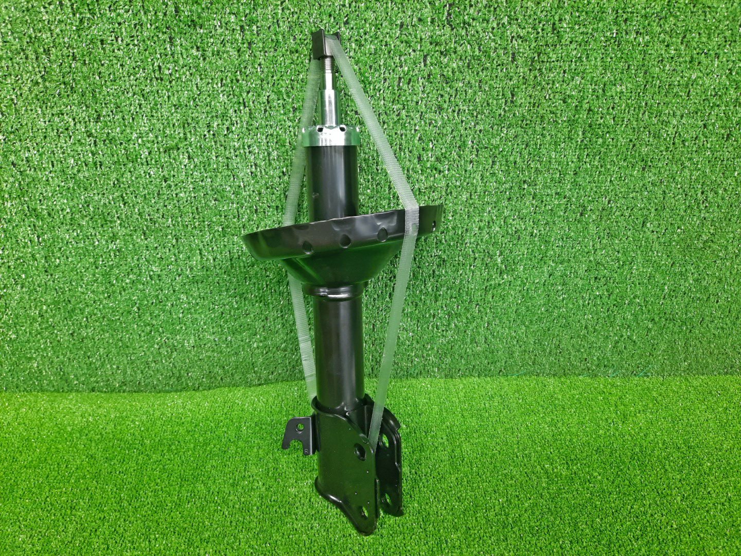 Стойка правая передняя  SUBARU FORESTER SG5 ,334468 1 ракурс