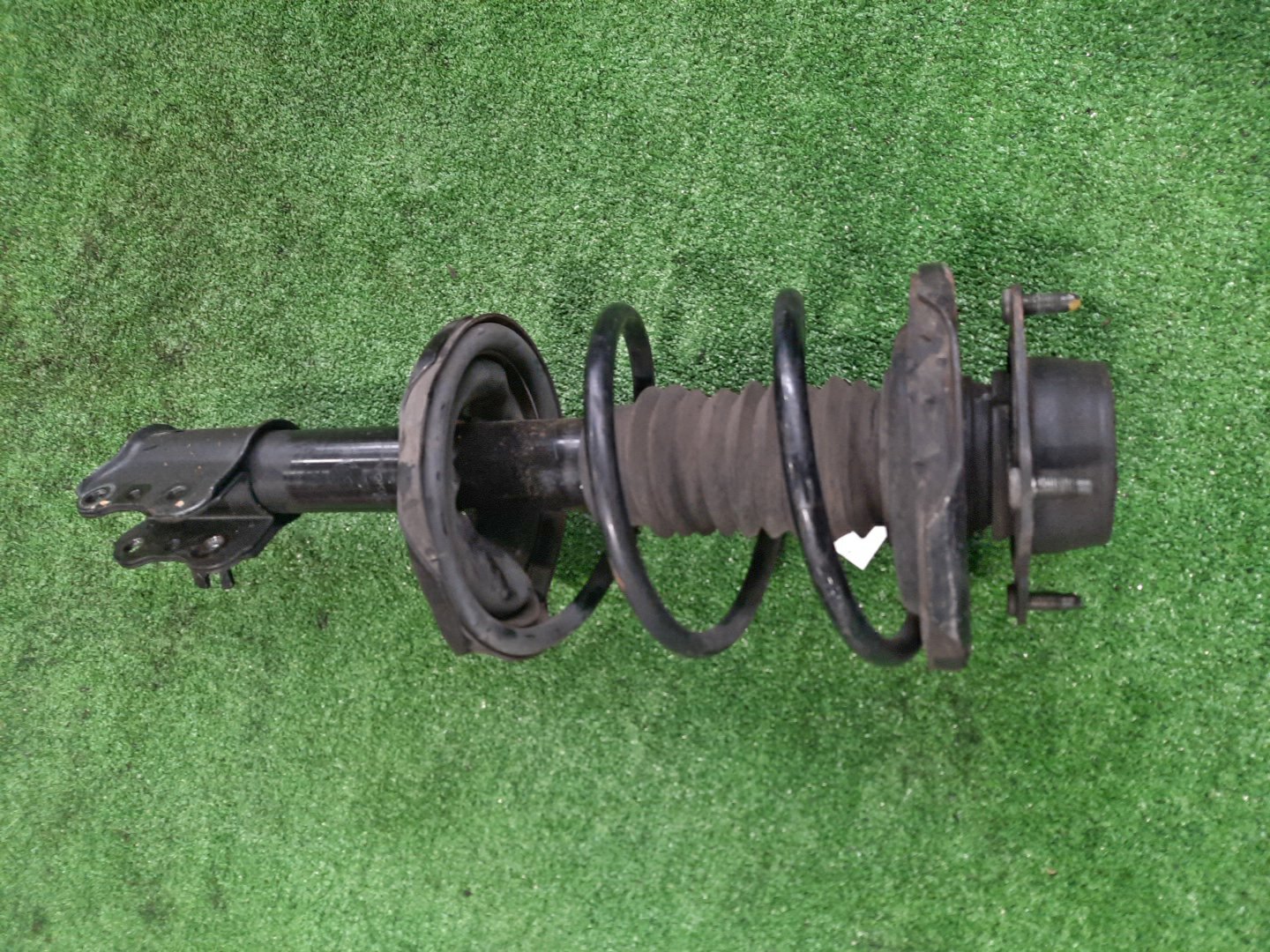 Стойка правая передняя MAZDA CAPELLA GF8P, GWEW, GW8W, GWER, GWFW, GFEP, GW5R, GFFP, GFER FP-DE, FS-ZE, FS-DE, RF-T, RF, KL-ZE 1 ракурс