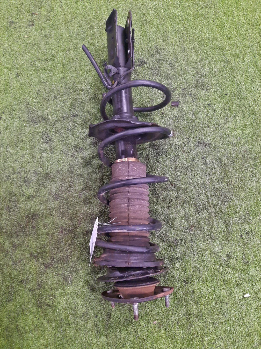 Стойка правая передняя TOYOTA FUNCARGO, IST, PLATZ, RAUM, VITZ, WILL VI, PROBOX, BB, PORTE, SUCCEED, WILL CYPHA NCP20, NCP21, NCP60, NCP61, NCP12, SCP11, NCZ20, SCP10, NCP10, SCP13, NCP13, NCP19, NCP51V, NCP58G, NCP50V, NLP51, NCP52V, NCP30, NCP31, N