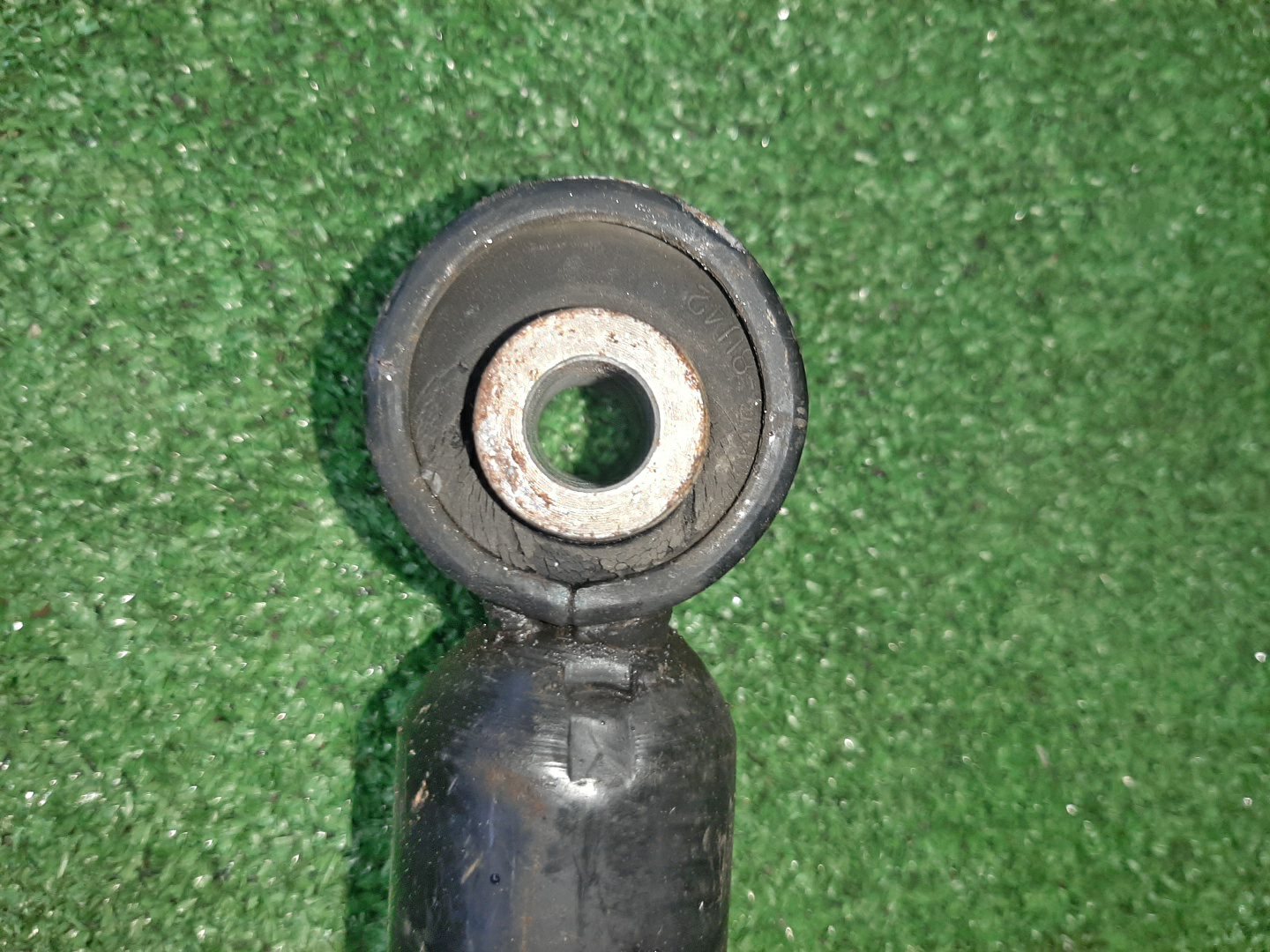 Стойка правая задняя NISSAN BLUEBIRD, PRIMERA QU14, HU14, EU14, P11, WP11, QP11, HP11, WQP11, WHP11 QG18DE, QG18DD, SR20DE, SR20VE, SR18DE 3 ракурс