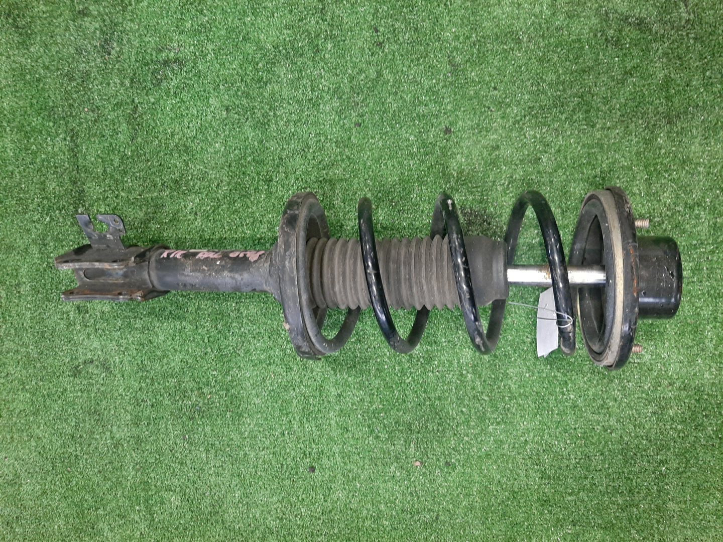 Стойка правая задняя SUZUKI AERIO RC51S, RB21S, RA21S, RD51S M18A, M15A 1 ракурс Стойка правая задняя SUZUKI AERIO RC51S, RB21S, RA21S, RD51S M18A, M15A 1 ракурс