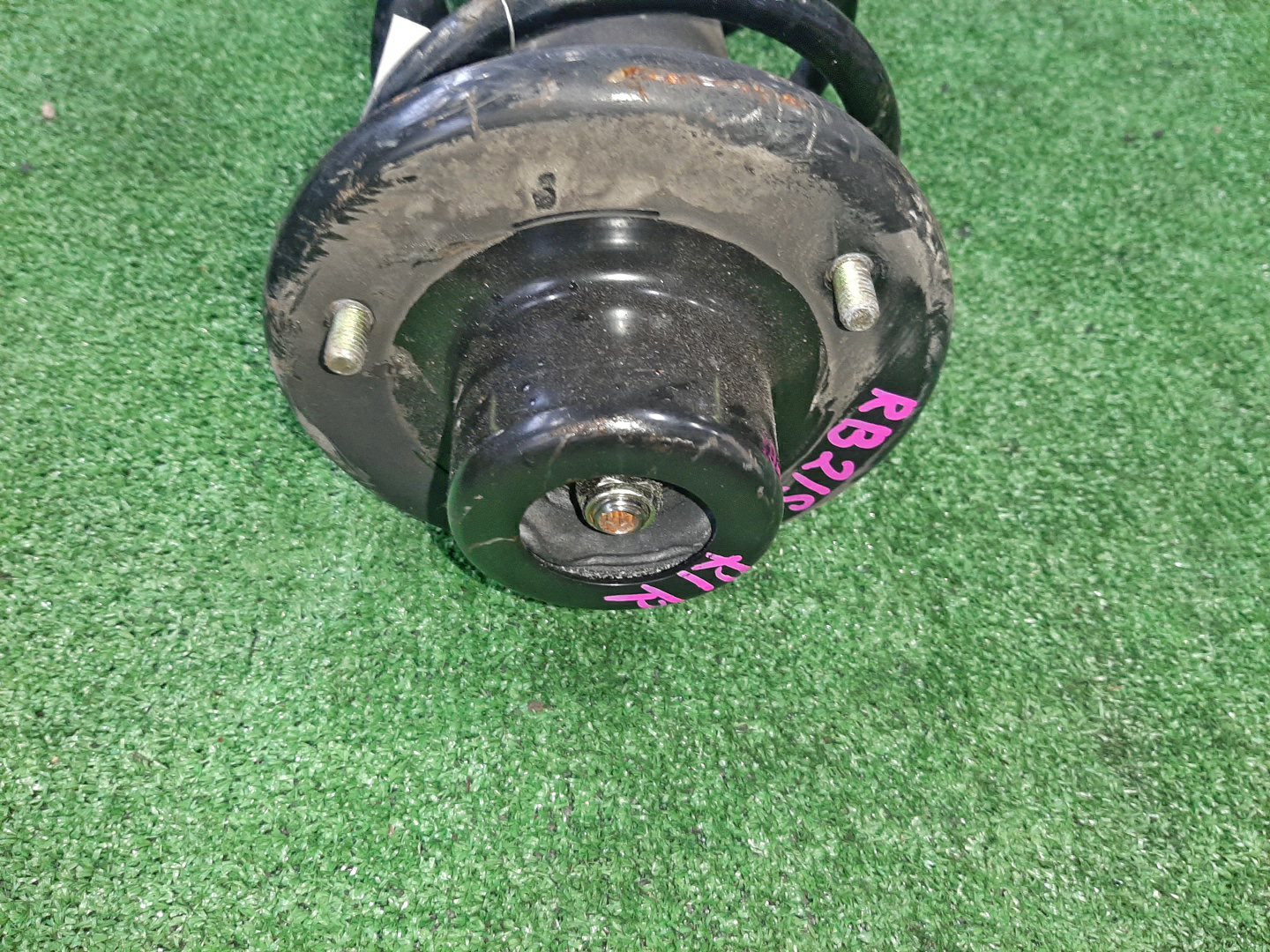 Стойка правая задняя SUZUKI AERIO RC51S, RB21S, RA21S, RD51S M18A, M15A 2 ракурс