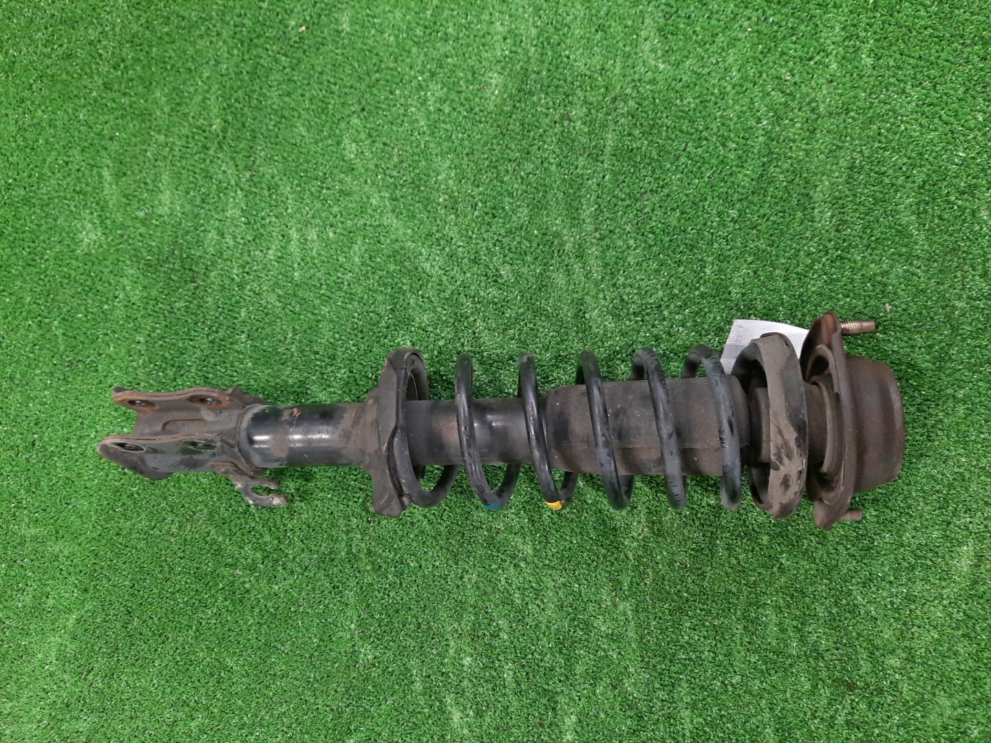 Стойка правая передняя MAZDA DEMIO DW3W, DW5W B3E, B3ME, B3, B5E, B5ME, B5 1 ракурс