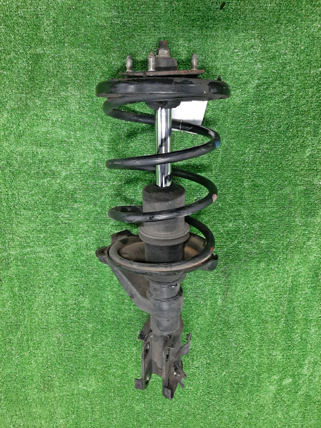 Стойка правая передняя HONDA STREAM RN2, RN1, RN3, RN4, RN5 D17A, K20A, K20B 1 ракурс