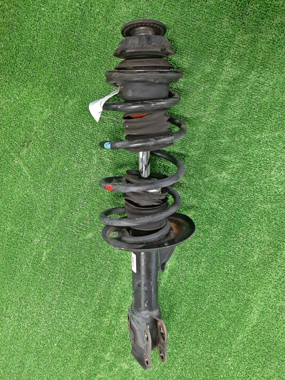 Стойка правая передняя TOYOTA IST, VITZ, PORTE, SPADE, AQUA NCP110, ZSP110, KSP130, NSP130, NSP135, NCP131, NCP141, NSP140, NSP141, NHP10 1NZ-FE, 2ZR-FE, 1KR-FE, 1NR-FE, 2NR-FKE, 1NZ-FXE 1 ракурс Стойка правая передняя TOYOTA IST, VITZ, PORTE, SPADE, AQUA NCP110, ZSP110, KSP130, NSP130, NSP135, NCP131, NCP141, NSP140, NSP141, NHP10 1NZ-FE, 2ZR-FE, 1KR-FE, 1NR-FE, 2NR-FKE, 1NZ-FXE 1 ракурс