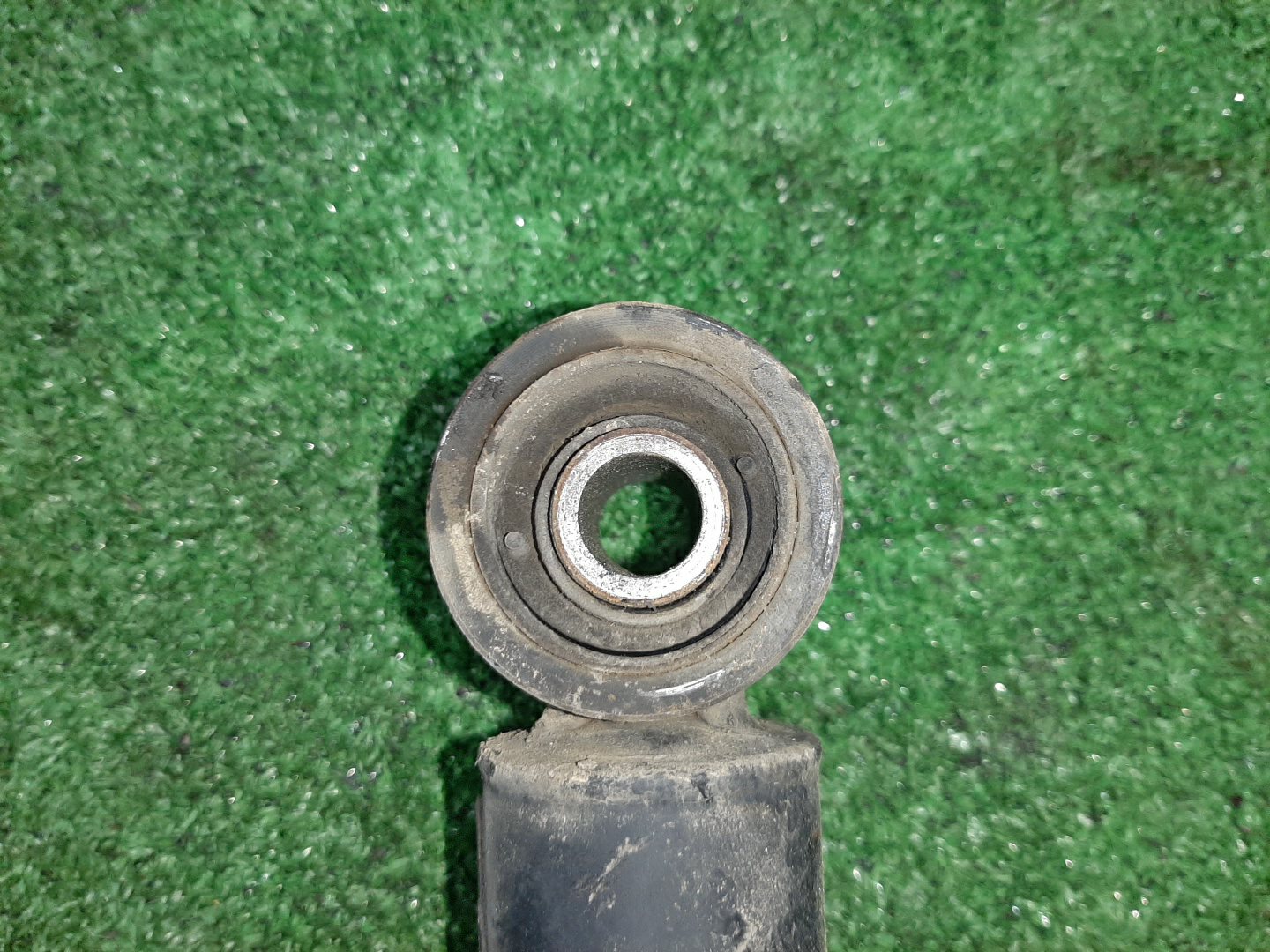 Стойка левая передняя TOYOTA CROWN, MARK X, IS250, IS250C, GS450H GRS182, GRS180, GRS184, GRS204, GRS200, GRX120, GRX130, GRX121, GRX133, GSE20, GWS191 3GR-FSE, 4GR-FSE, 2GR-FSE, 2GR-FXS 3 ракурс