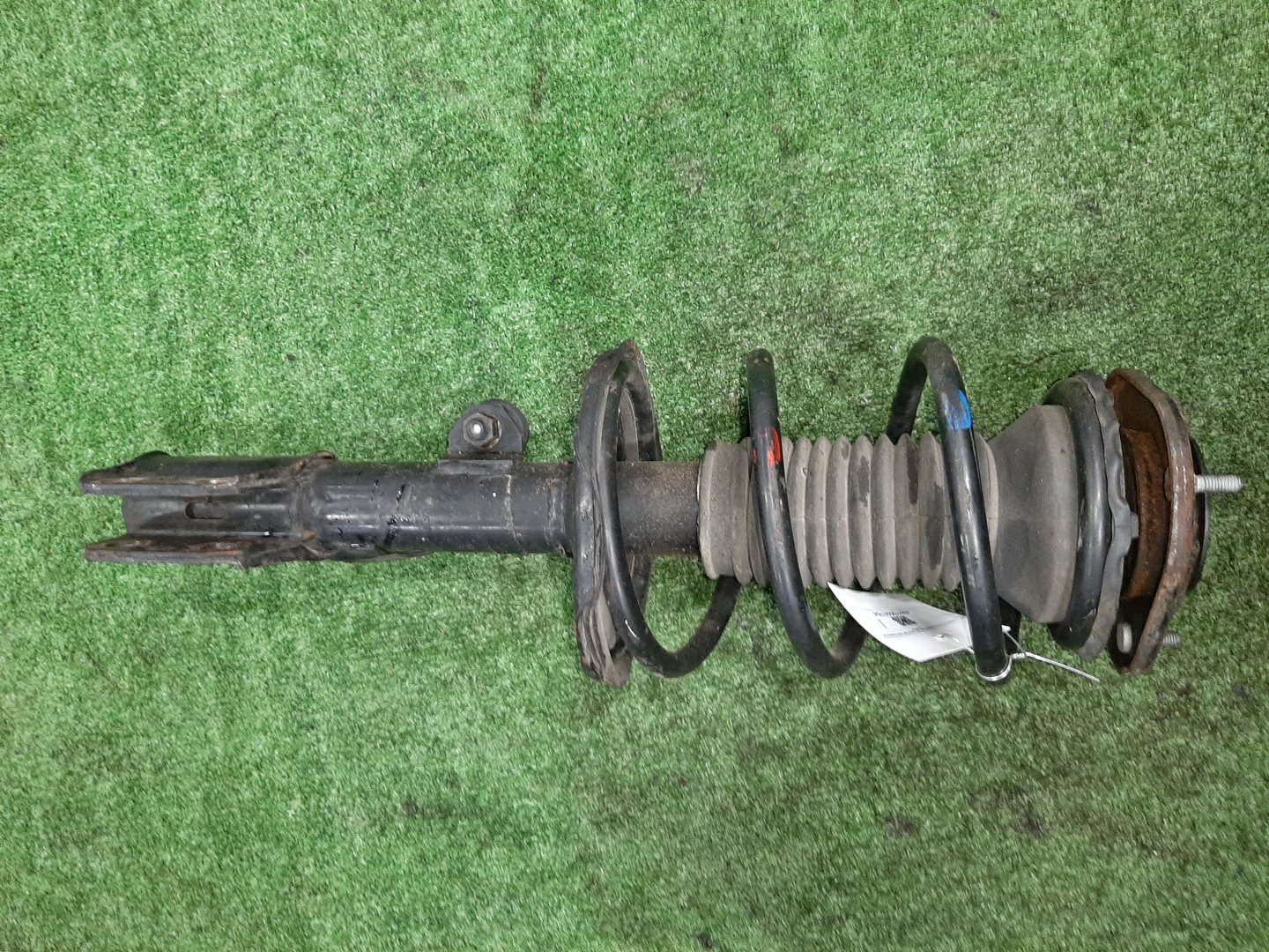 Стойка правая передняя TOYOTA AVENSIS AZT250, AZT251 1AZ-FSE, 2AZ-FSE 1 ракурс