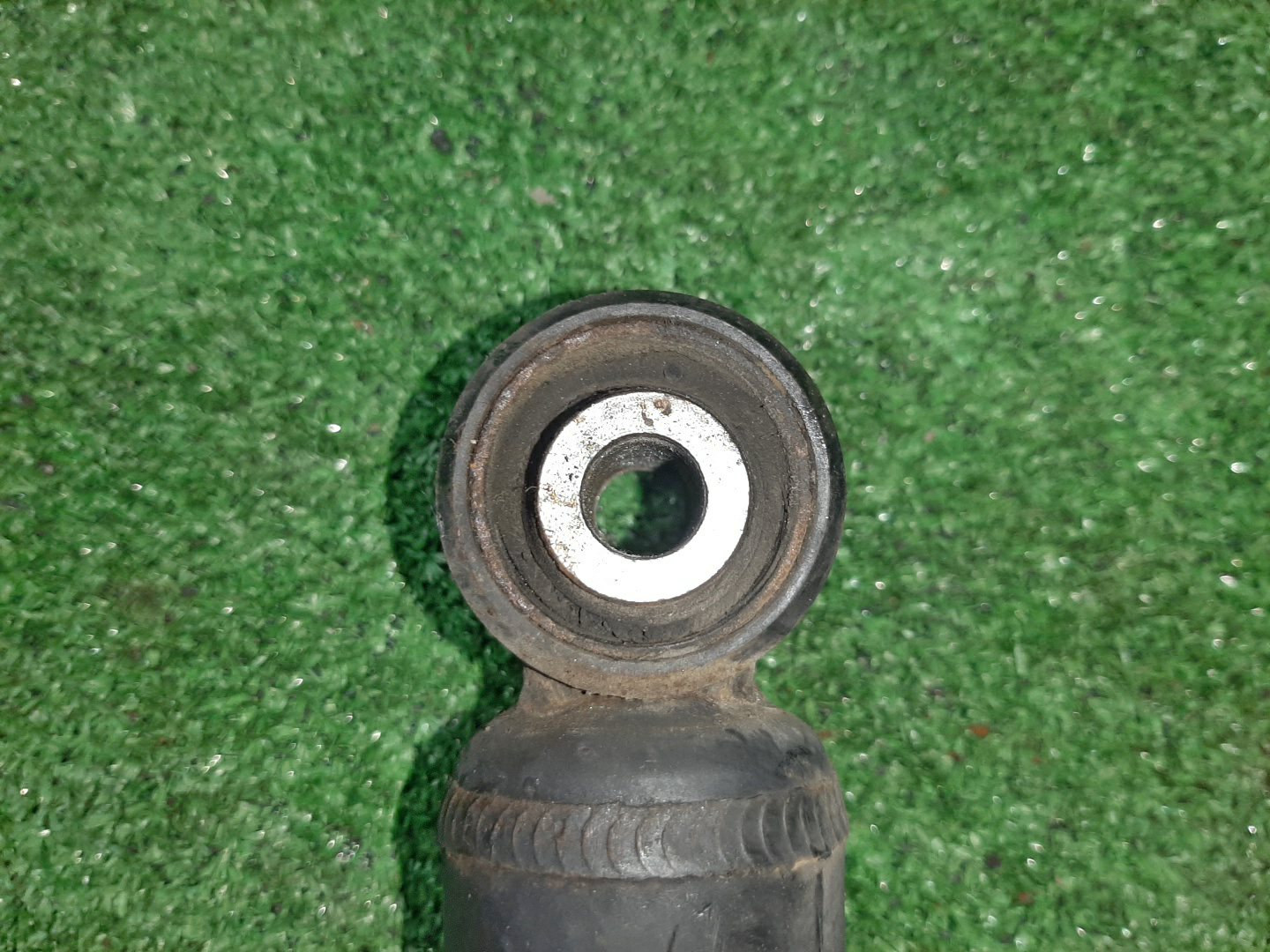 Стойка левая передняя TOYOTA BREVIS, CROWN, MARK II BLIT, PROGRES, VEROSSA, MARK II, CROWN ESTATE JCG10, JCG11, GS171, JZS175, JZS171, JKS175, JZX110W, GX110W, GX110, JZX110 1JZ-FSE, 2JZ-FSE, 1G-FE, 1JZ-GE 3 ракурс