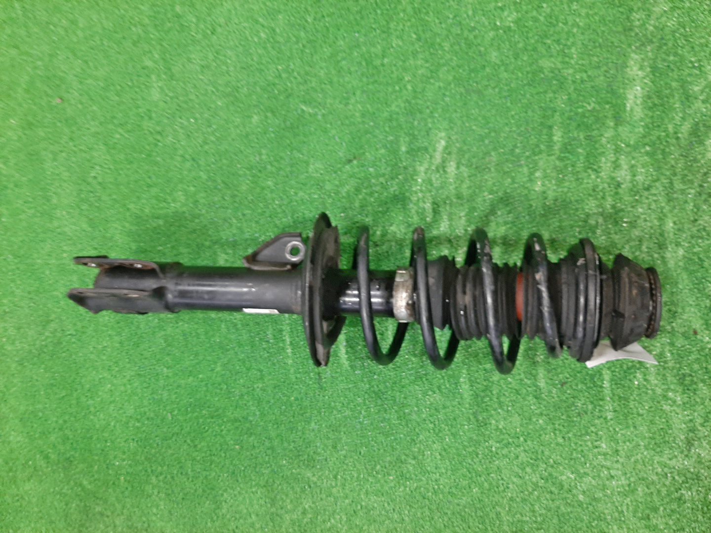 Стойка левая передняя TOYOTA IST, VITZ, PORTE, SPADE, AQUA NCP110, ZSP110, KSP130, NSP130, NSP135, NCP131, NCP141, NSP140, NSP141, NHP10 1NZ-FE, 2ZR-FE, 1KR-FE, 1NR-FE, 2NR-FKE, 1NZ-FXE 1 ракурс Стойка левая передняя TOYOTA IST, VITZ, PORTE, SPADE, AQUA NCP110, ZSP110, KSP130, NSP130, NSP135, NCP131, NCP141, NSP140, NSP141, NHP10 1NZ-FE, 2ZR-FE, 1KR-FE, 1NR-FE, 2NR-FKE, 1NZ-FXE 1 ракурс